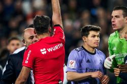 开云体育下载-瓦伦西亚主场惨败，球迷失望