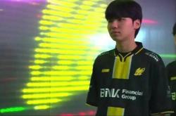 开云体育在线-HLE险胜FNC，Viper打出惊人五杀成都决赛之夜3:1（北京）