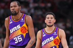 开云下载-国王轻取勇士，布克带队取胜的简单介绍