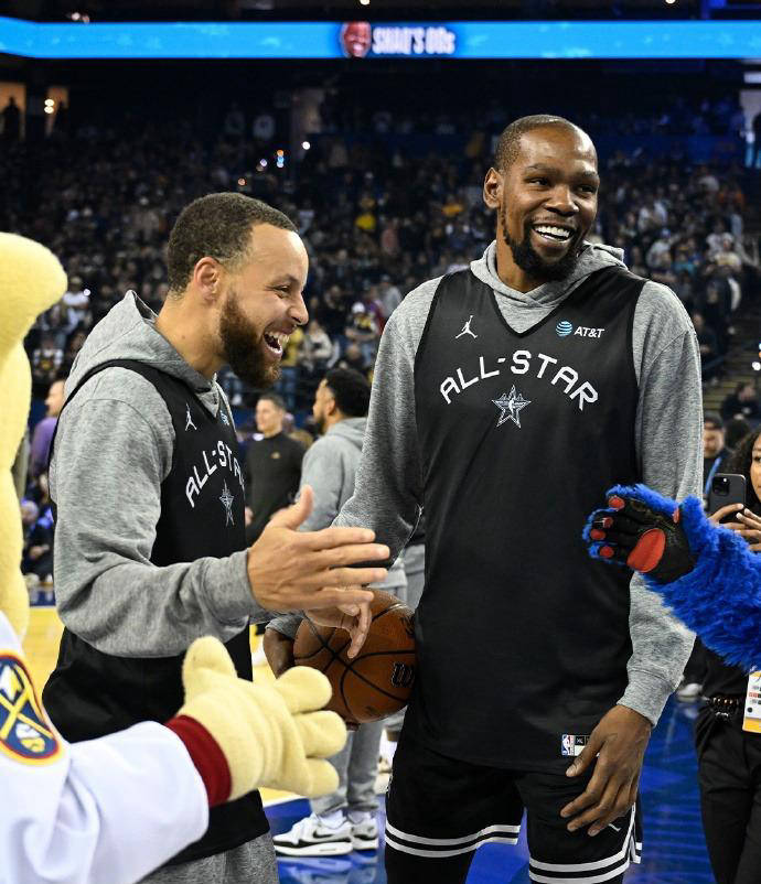 NBA球员代表团赴非洲参加全明星赛巡回
