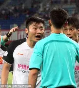 高尔宋击败对手，夺得关键三分