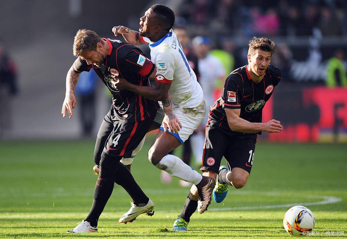 奥格斯堡客场惊险战胜法兰克福,实现险胜 奥格斯堡客场惊险战胜法兰克福,实现险胜