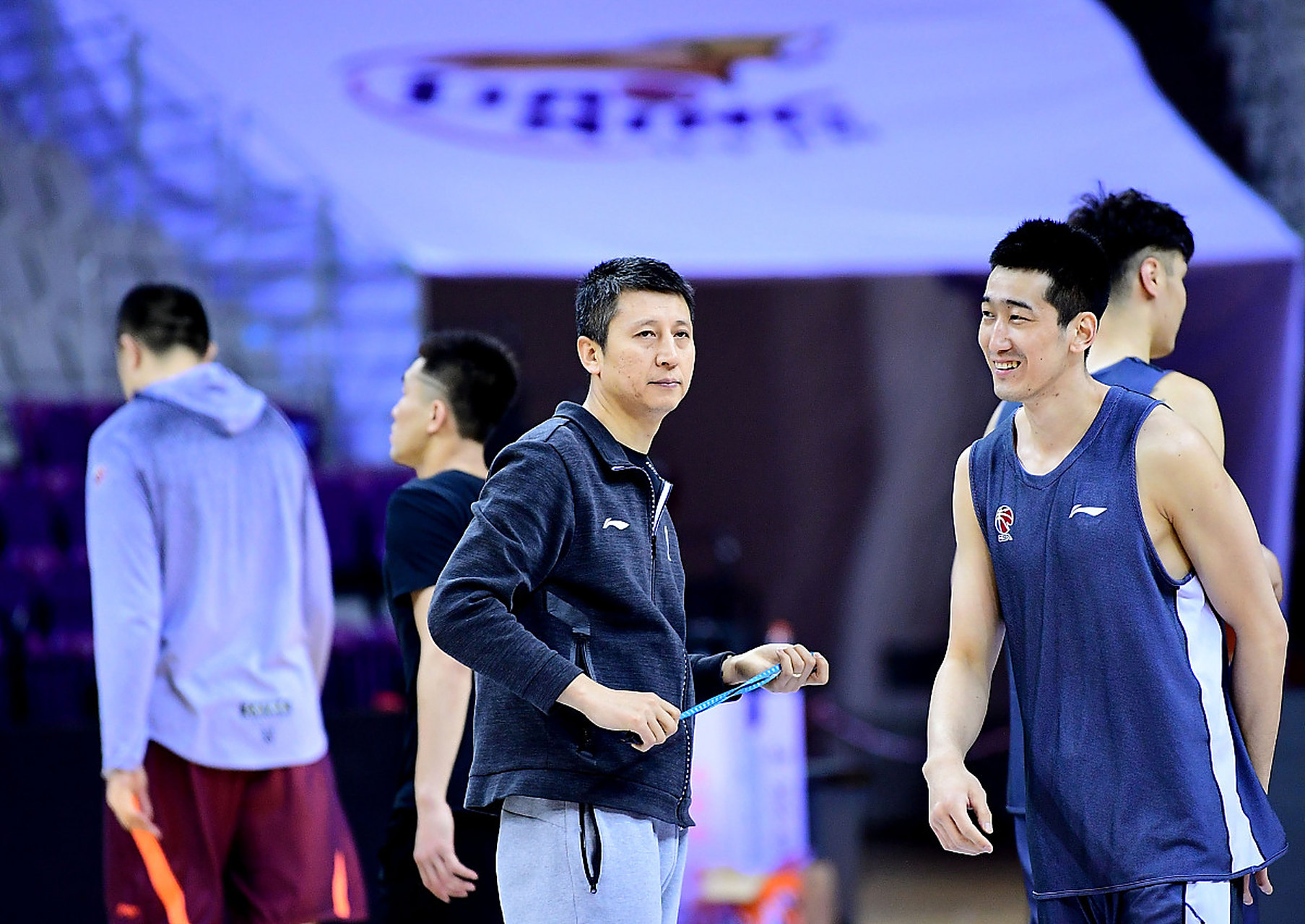 篮球季后赛赛程公布,球迷翘首期盼 篮球季后赛赛程公布,球迷翘首期盼