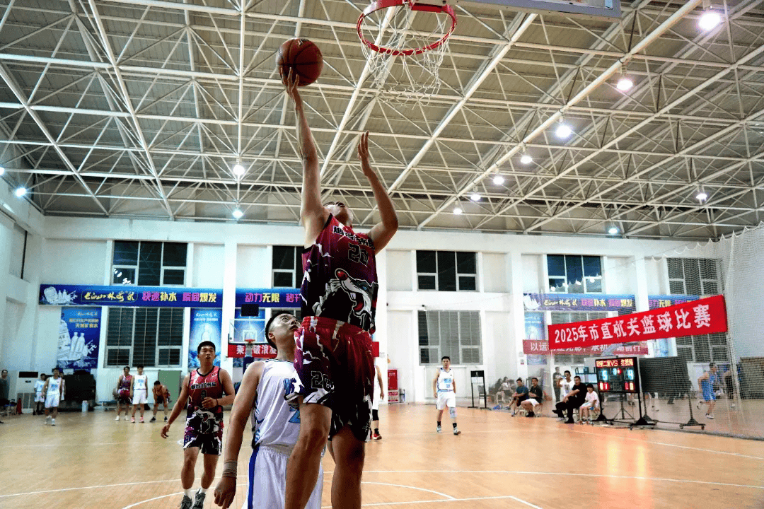 篮球赛场上球队精神引领力十足的简单介绍 篮球赛场上球队精神引领力十足的简单介绍