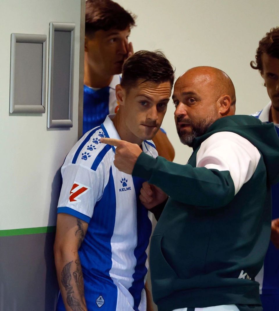 狼堡锋线实力强劲,引领球队奋起 狼堡锋线实力强劲,引领球队奋起